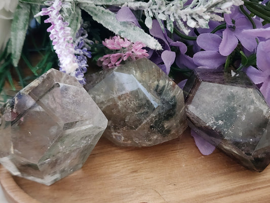 FREEFORM GARDEN QUARTZ