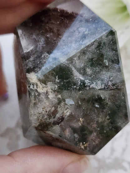 FREEFORM GARDEN QUARTZ