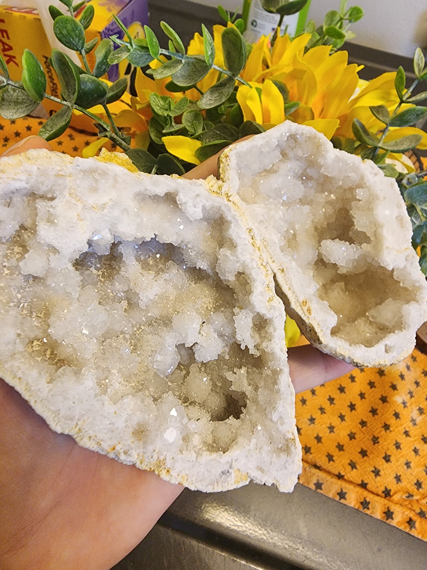 GEODE CRYSTAL /SNOW QUARTZ/