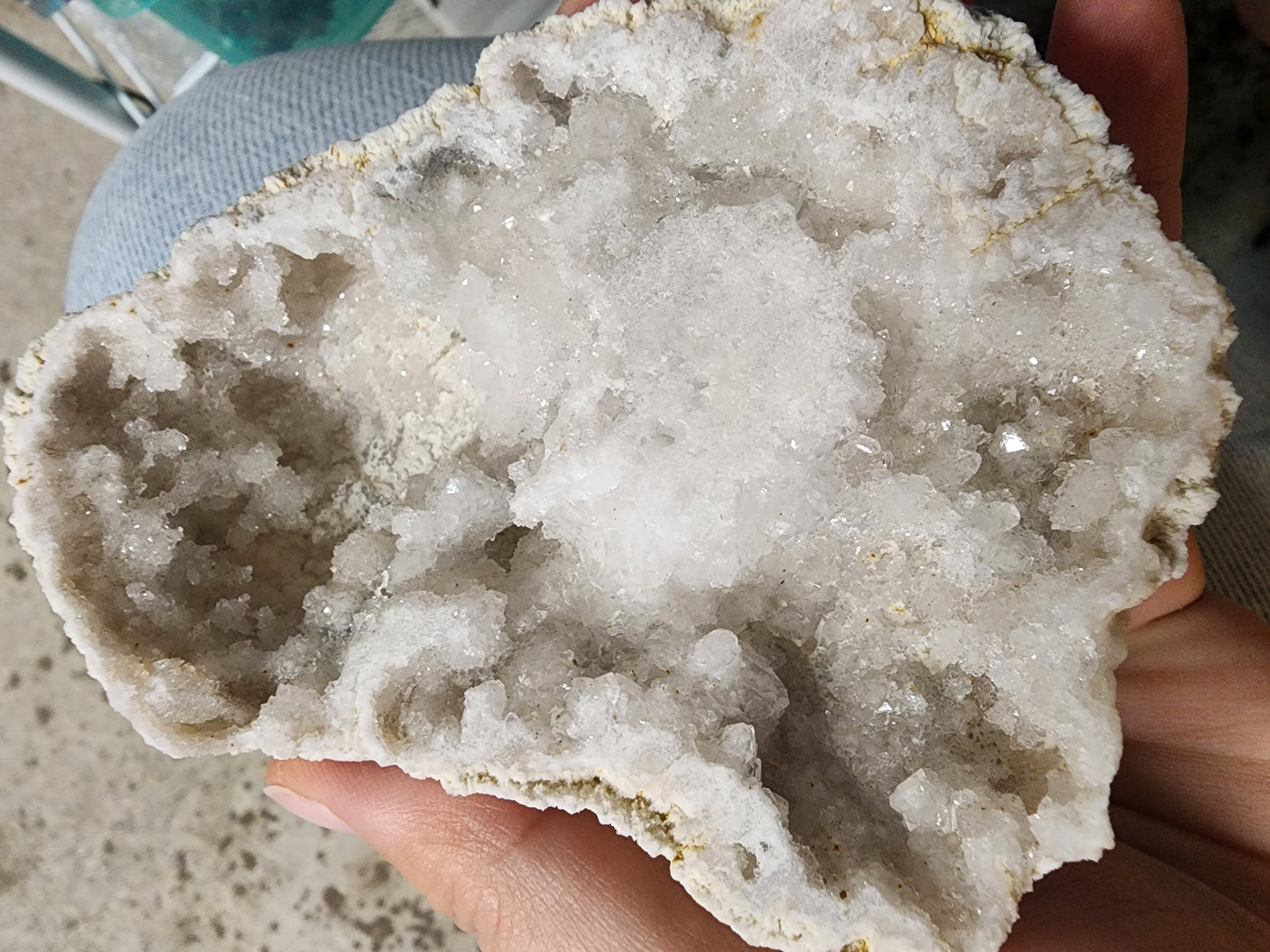 GEODE CRYSTAL /SNOW QUARTZ/