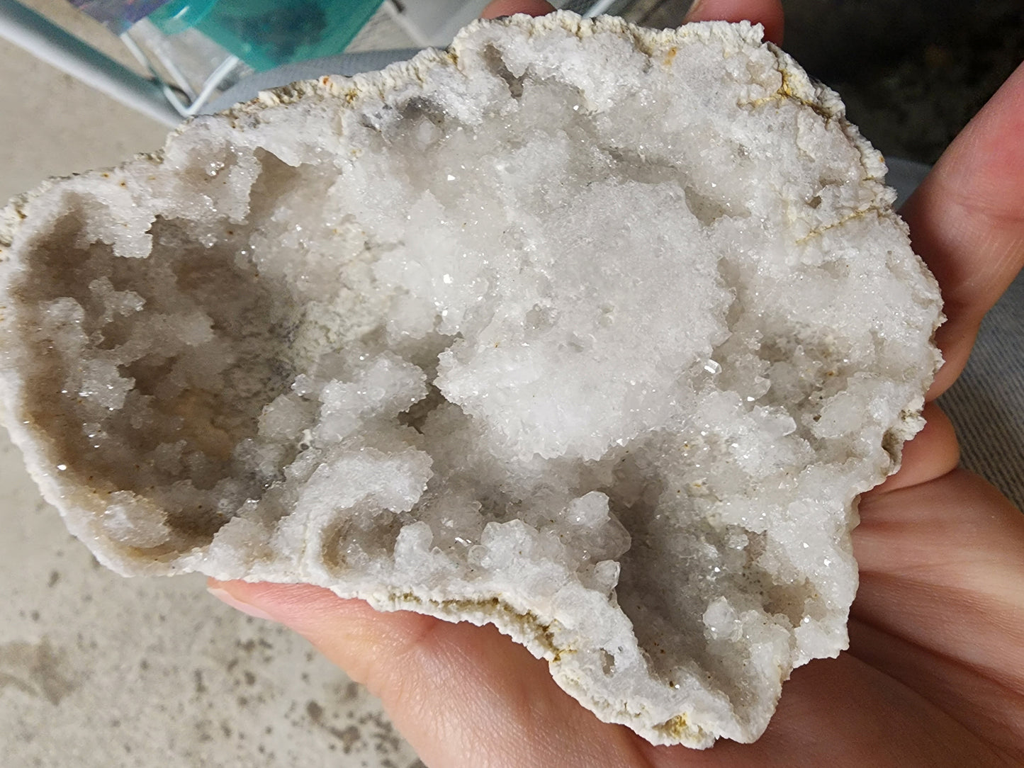 GEODE CRYSTAL /SNOW QUARTZ/